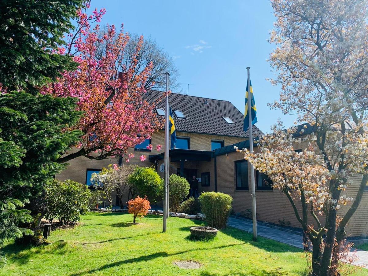 Hotel Am Schwarzen Berg Stade Exterior foto